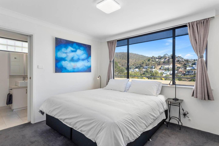 Bedroom 2, 'Penthouse-Style Pad' Breathtaking Panoramic Views, Hobart