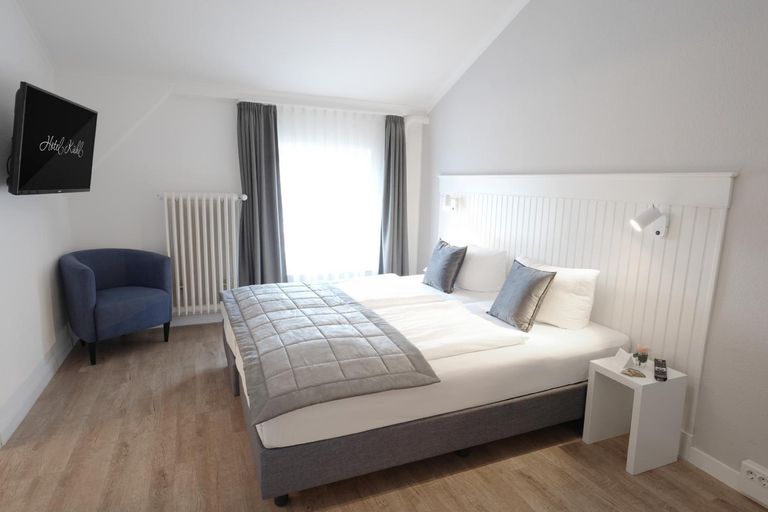 Bedroom, Hotel Kuhl, Neumünster