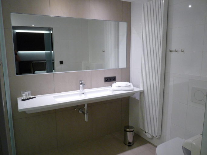 Bathroom 3, Hotel Au Prince Royal, Limburg