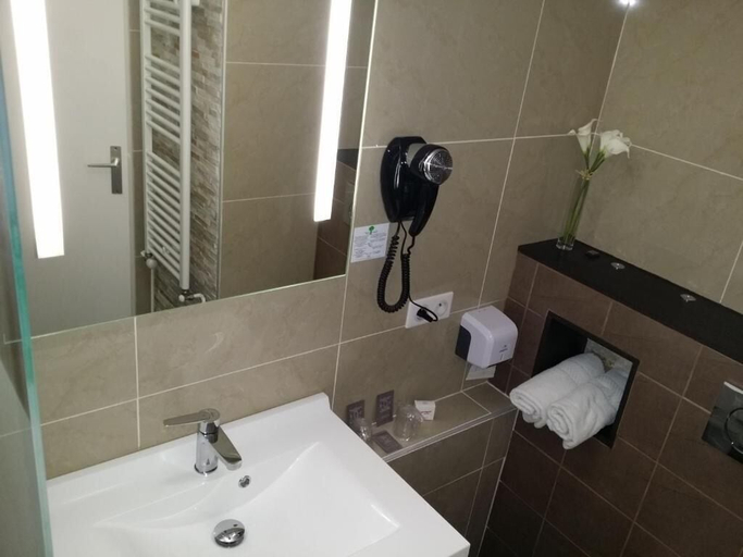 Bathroom 5, Hôtel Beausoleil, Drôme