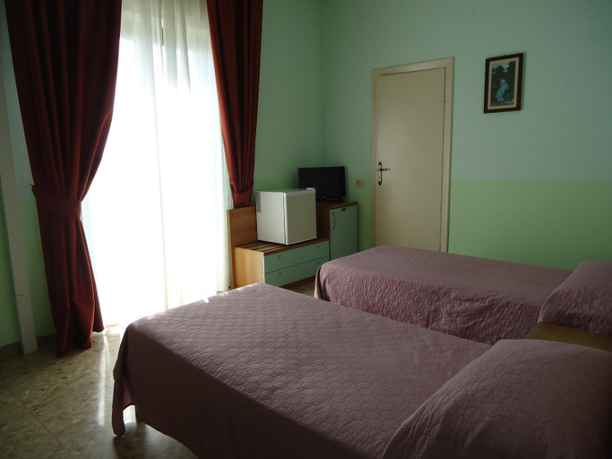 Others 5, Motel Boston, Teramo