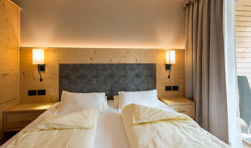 Bedroom 3, Hotel Cavallino, Bolzano