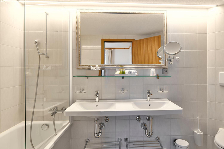 Bathroom 4, Hotel Bristol Relais du Silence Superior, Frutigen