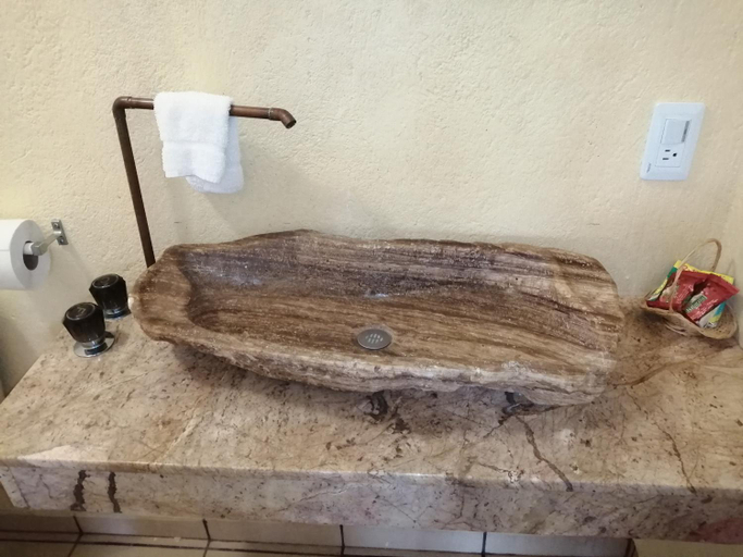 Bathroom 3, Hotel Casa del Arbol, Ezequiel Montes