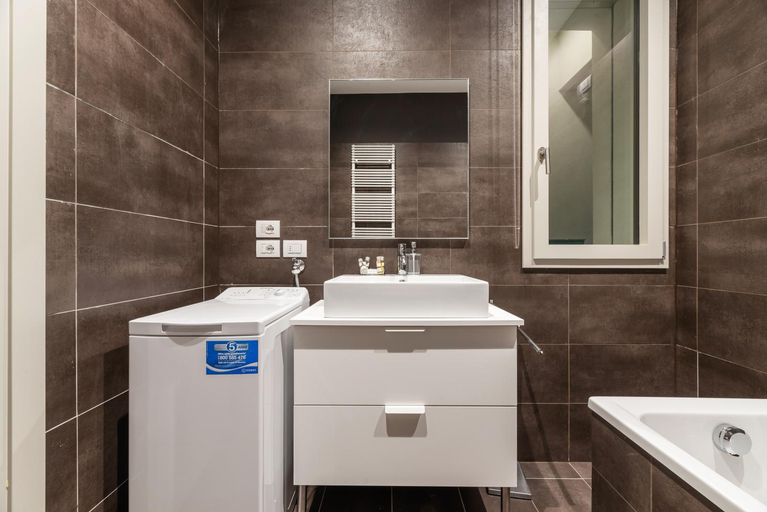 Bathroom 11
