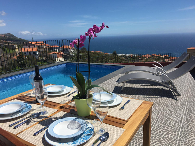 2, Vila do Rocha, Calheta
