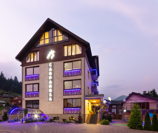 Exterior & Views