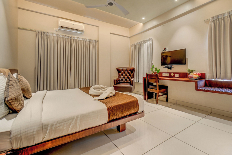 Bedroom 2, Hotel J N stay, Mysore