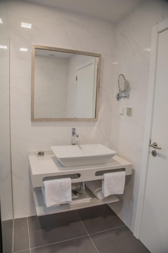 Bathroom 3, Calamar Hotel, São Vicente