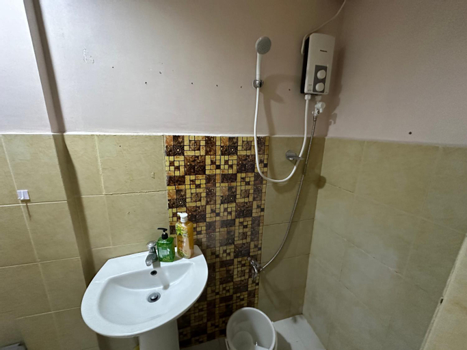 Bedroom 3, Townes South Huge Home near SM Ecoland DGT Coastal road ADDU UM, Davao City
