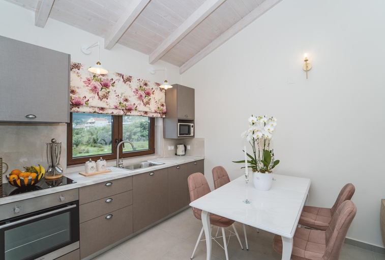 2, Vincenzo Suites, Ionian Islands