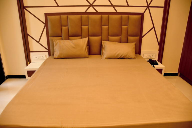 Bedroom 5, Prabhu Chhaya Hotel, Chittaurgarh