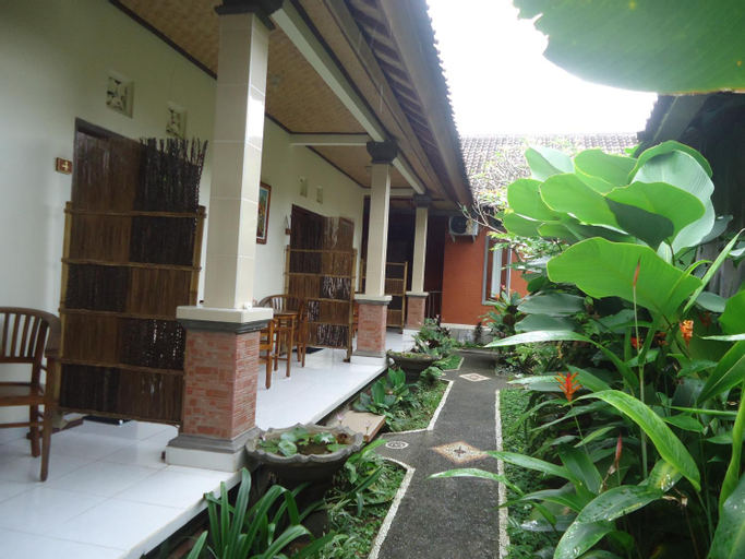 Exterior 4
