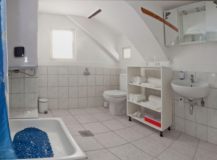 Bathroom 1, Apartments Antica, Split