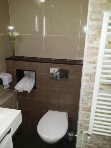 Bathroom 5, Hôtel Beausoleil, Drôme