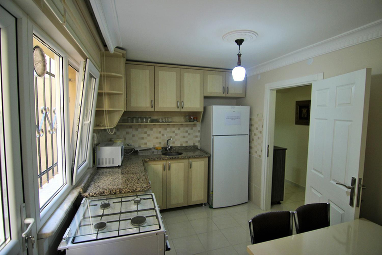 Others 5, Yilmaz Apart, Fatih