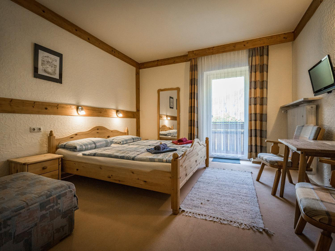 Bedroom 3, Hotel- Pension Oechsner, Berchtesgadener Land