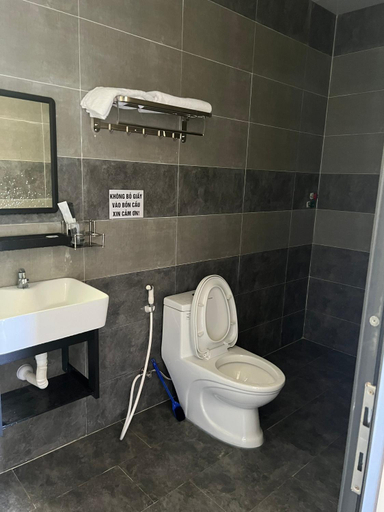 Bathroom 3, Hòa Bình Hotel, Xuyên Mộc