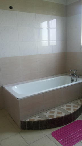 Bathroom 2, Victoria Panorama Hotel, Jinja