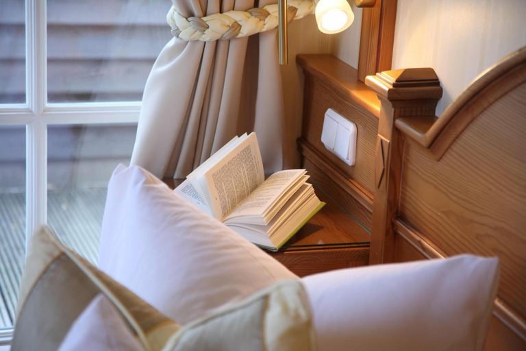 Bedroom 2, Romantik Hotel Namenlos, Vorpommern-Rügen