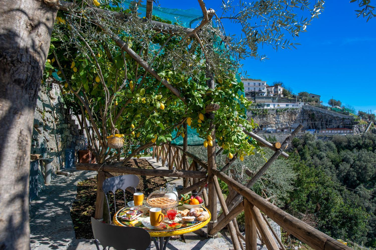 Others 2, Le Contrade by Sosore Holiday Homes -Amalfi Coast, Salerno