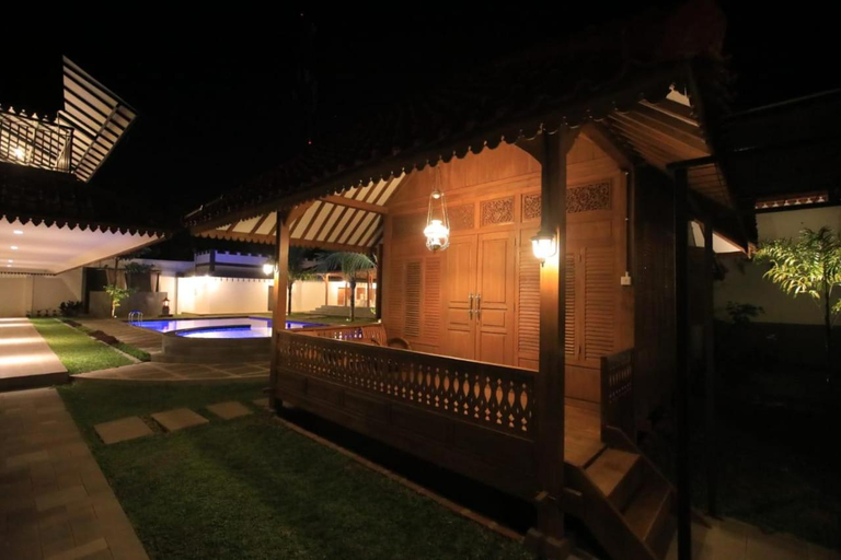 Exterior 4
