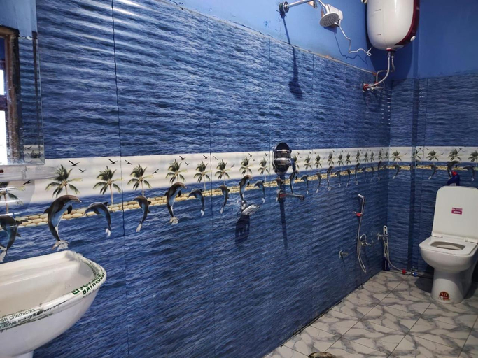 Bathroom 4, Eye Sky, Kullu