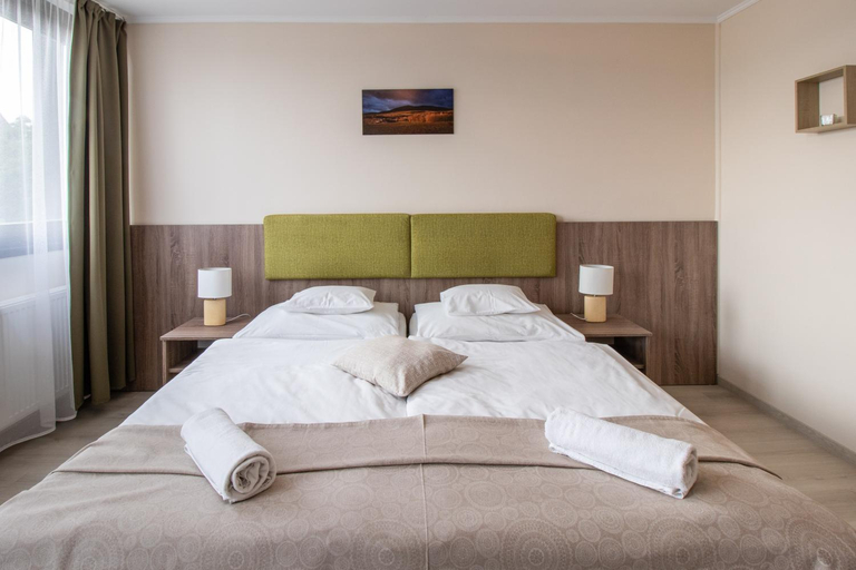 Bedroom 2, Istvan Kiraly Szallo, Pécsváradi
