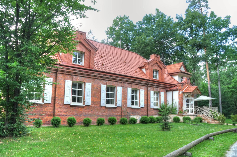 Dwor Carski, Tomaszów Mazowiecki