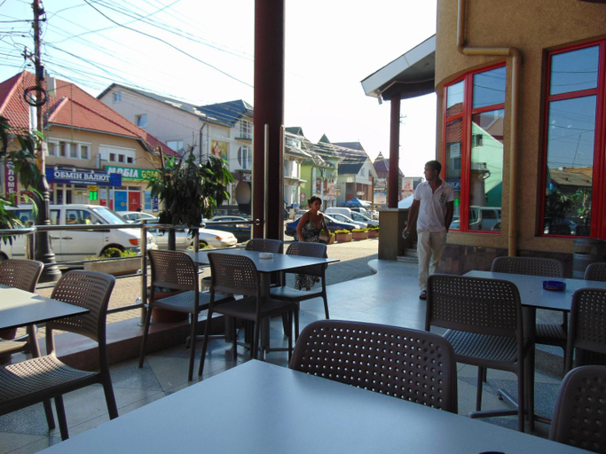 Food & Drinks 5, Hotel Serpanok, Tiachivs'kyi