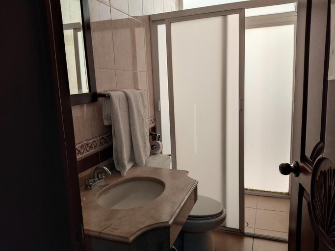 Bathroom 4, Hotel Casa La Gran Senora, Tequila