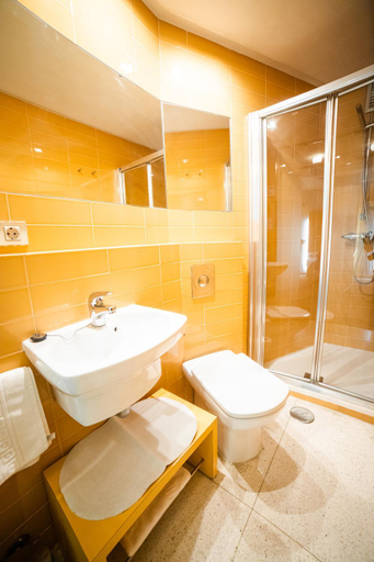 Bathroom 4, Hostal Albany, León
