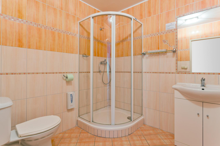 Bathroom 2, In Vino Bed & Breakfast, Břeclav