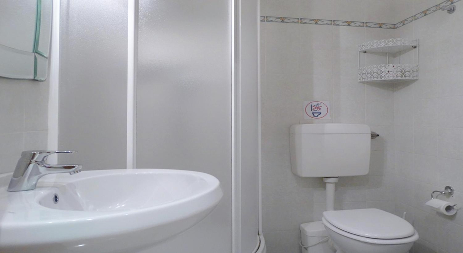 Bathroom 3, Hotel Millerose, Rome