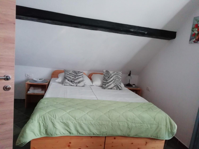 Bedroom 3, Mama's House 7min from Airport, Cerklje na Gorenjskem