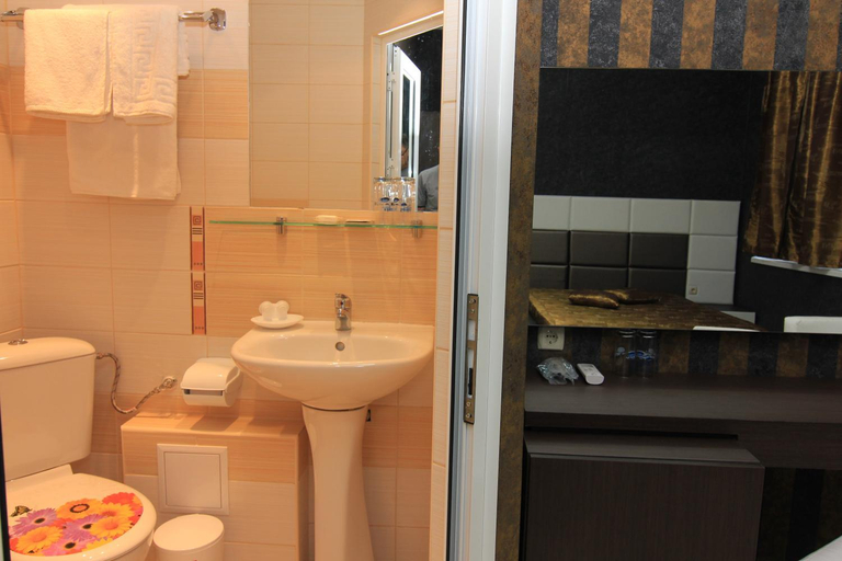 Bathroom 5, Bedroom Place Guest Rooms, Rousse
