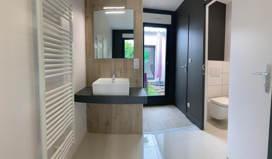 Bathroom 2, Villa Ay Champagne, Marne