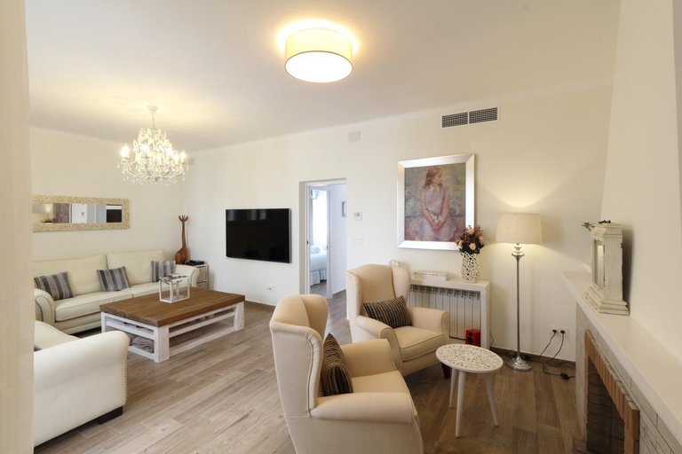 Others 4, Sitges Centre Mediterranean House- 5 Bedroom, 4 Bathroom, Terrace Courtyard, Private Rooptop Pool, Barcelona