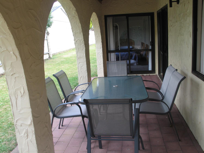 Others 5, Captains Quarters Motor Inn, Waipa