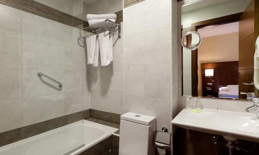 Bathroom 3, Hostal Astoria, Madrid