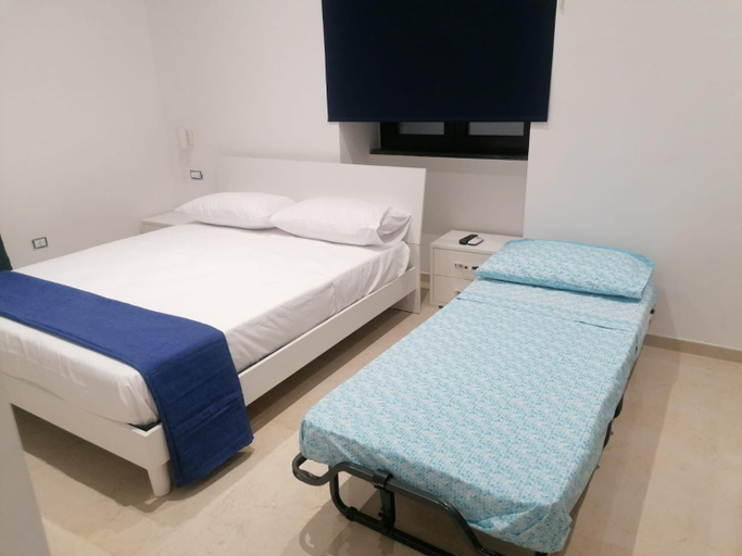 Others 5, Casa Dalila, Salerno
