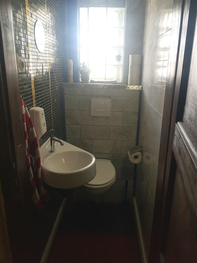 Bathroom 4, StayInCologne, Köln