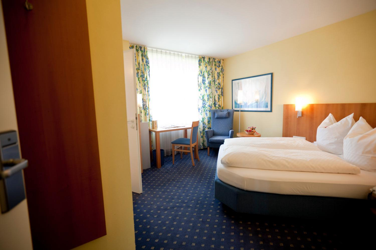 Bedroom 4, Hotel Mohringer Hof, Stuttgart