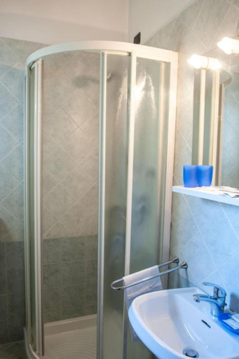 Bathroom 7