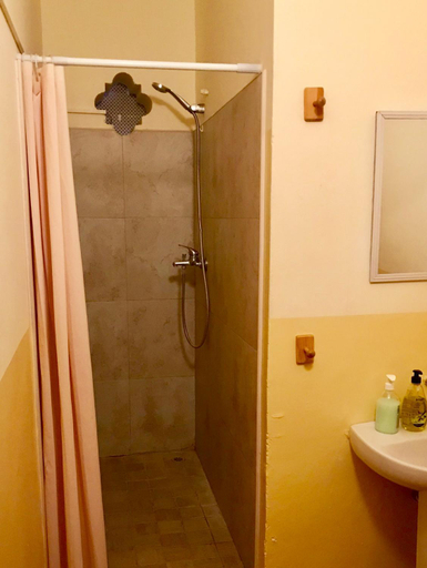 Bathroom 1, Hostal Atlanta, Baleares