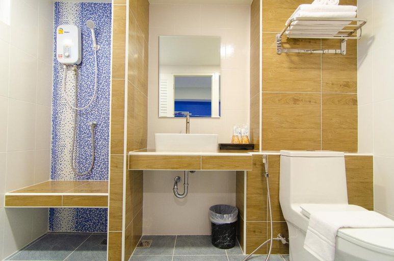 Bathroom 4, Bleu Marine Sattahip Hotel, Sattahip