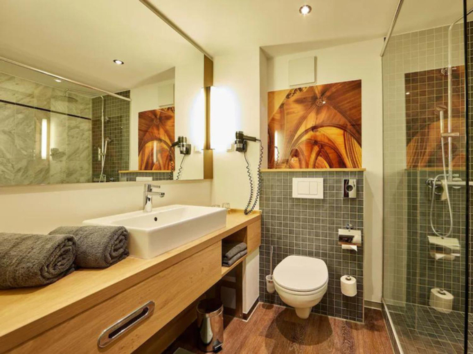 Bathroom 4