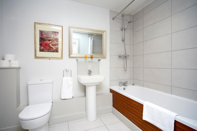Bathroom 3, Lazaat Hotel, East Riding of Yorkshire