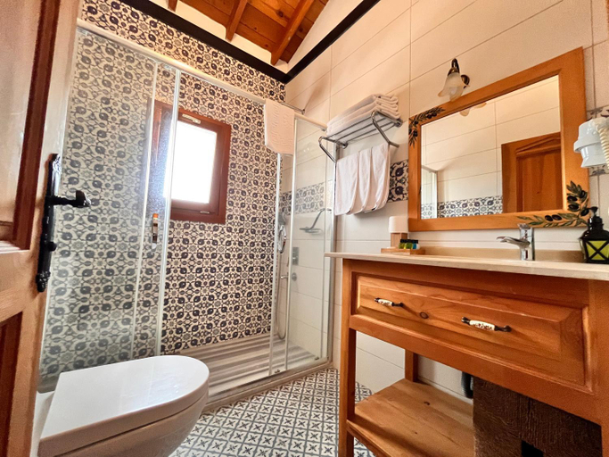Bathroom 3, Eski Datca Otel, Datça