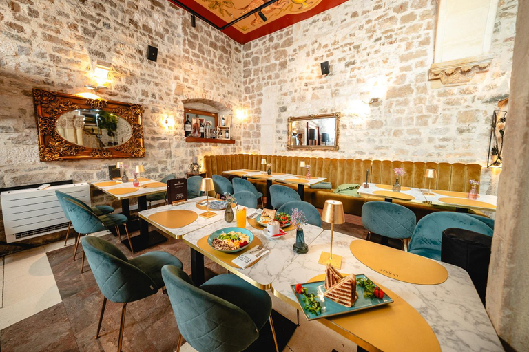 Others 3, Ziggy Star in Diocletian Palace, Split